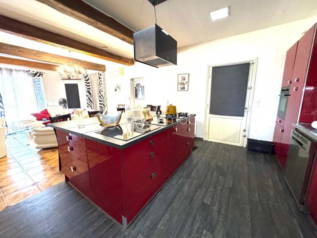 Propriété d’exception de 300m2 – Parc du LUBERON – Corbières en Provence – 10 pièces – 6 chambres – 301 m²