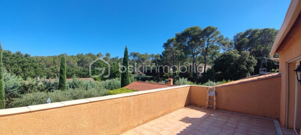 Magnifique Maison 160 m2 piscine – 5 pièces – 3 chambres – 160 m²