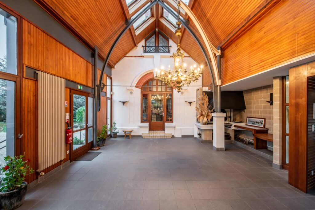 Manoir – 21 pièces – 8 chambres – 696 m²