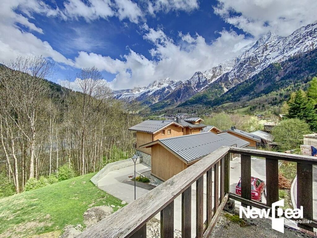 LES HOUCHES – MAISON DE PAYS – 15 pièces – 12 Chambres – 330 m² environ – Terrain 1897 m² – 15 pièces – 12 chambres – 333 m²