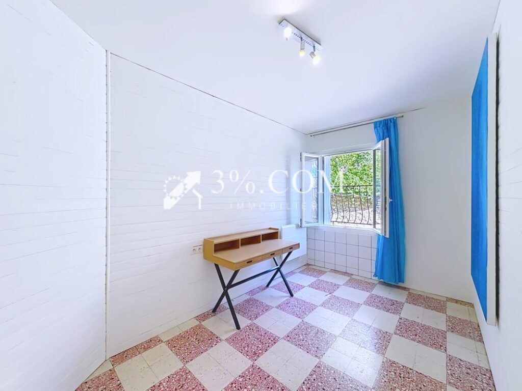 Charmante maison atypique de caractère avec terrasses, studi – 8 pièces – 4 chambres – 183 m²