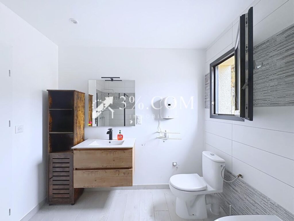 Belle maison contemporaine 6 pièces de 148 m2 avec piscine – 6 pièces – 4 chambres – 148 m²