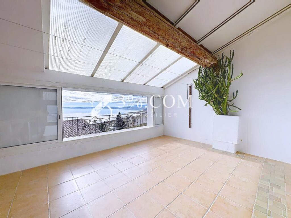 Maison atypique d’exception de 215 m2, 7 pièces, 3 chambres – 8 pièces – 3 chambres – 215 m²