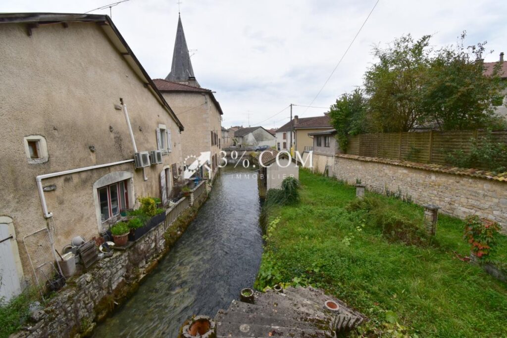Ancien moulin de 154 m2, 3 chambres, 2 bureaux, dans écrin d – 5 pièces – 3 chambres – 153 m²