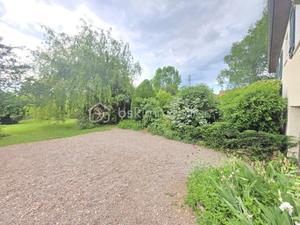 Magnifique Pavillon sur sous sol quartier Montapins à Nevers – 5 pièces – 4 chambres – 117 m²