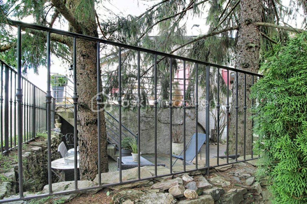 Coup de cœur : Ensemble de 3 maisons de caractère aux portes des Cévennes – 10 pièces – 5 chambres – 150 m²