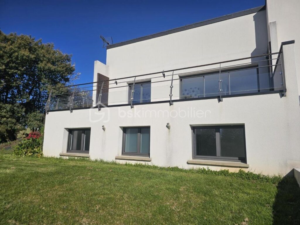 Maison contemporaine 136 m² – terrain 4 000 m² – grand séjour 60 m² – 10 min Redon – 5 pièces – 3 chambres – 136 m²