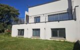 Maison contemporaine 136 m² – terrain 4 000 m² – grand séjour 60 m² – 10 min Redon – 5 pièces – 3 chambres – 136 m²