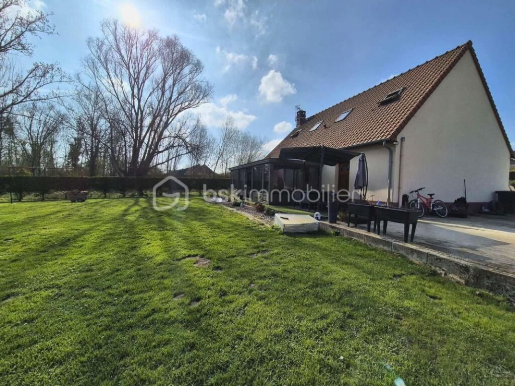 Maison individuelle 137m2, clé en main – Autonomie de plain‑pied – Vue sur étang – Terrain 860 m2 clos & garage – Aucun travaux – 4 pièces – 3 chambres – 137 m²