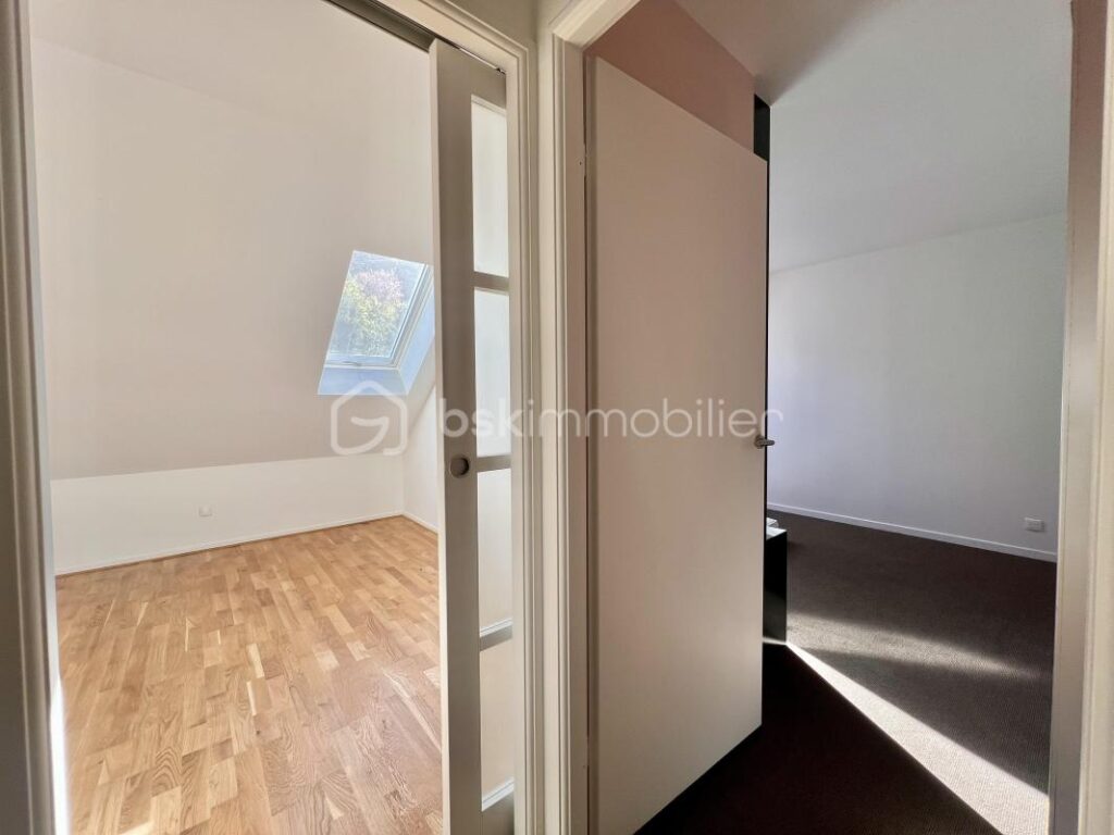 T4 en duplex avec 3 chambres lumineux de 96 m2 – 4 pièces – 3 chambres – 95 m²