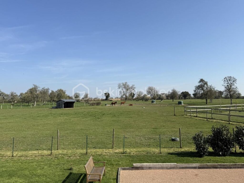 Propriété normande de caractère avec vue vallée –Cadre d’exception – – 7 pièces – 4 chambres – 280 m²