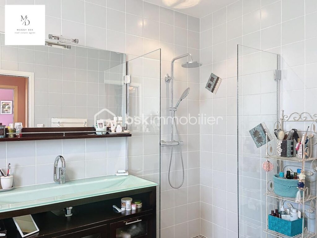 Bien d’exception haute gamme, à visiter sans tarder, coup de cœur assuré! – 9 pièces – 4 chambres – 178 m²