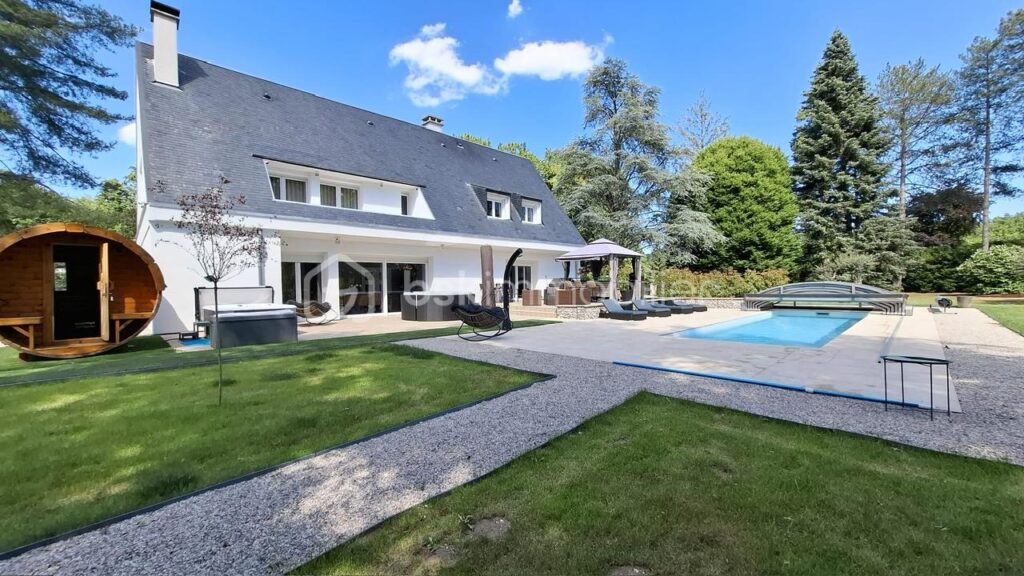 DEMEURE D’EXCEPTION À GOUVIEUX : Luxe, Calme et Proximité – 6 pièces – 4 chambres – 197 m²