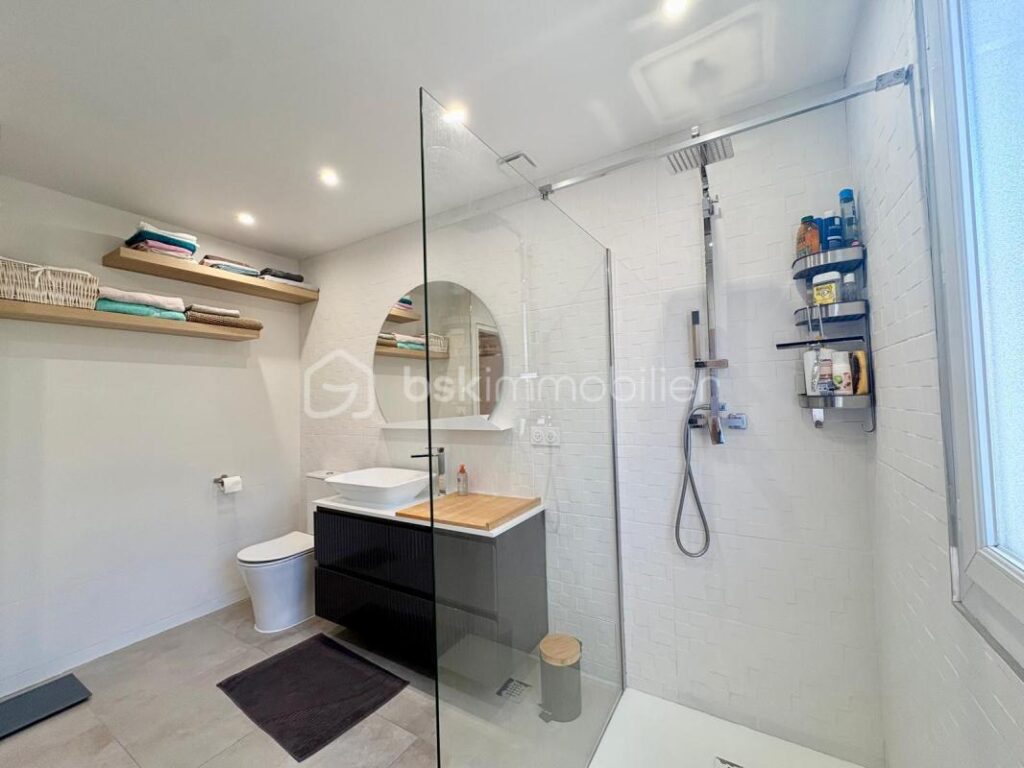 MAISON FAMILIALE 3 CHAMBRES – GARAGE + STATIONNEMENT PRIVE – AUCUN TRAVAUX – LA GAUDE -LA BARONNE – PROCHE NICE – 4 pièces – 3 chambres – 86 m²