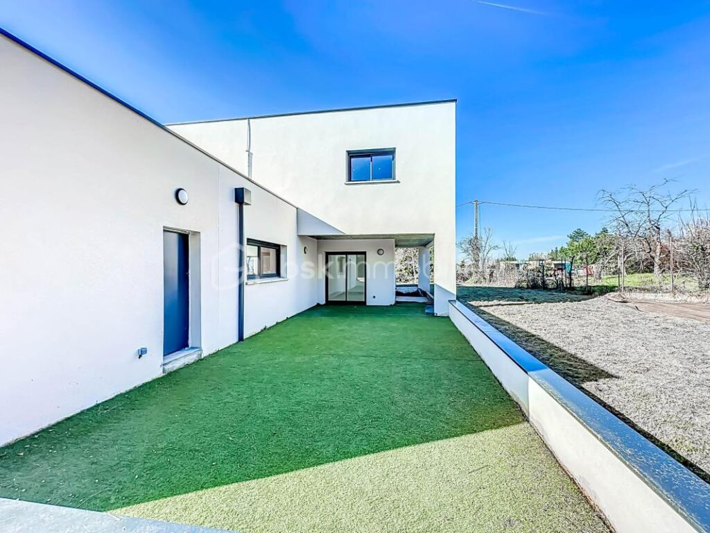 *** SUBLIME VILLA CONTEMPORAINE DE 198M2, AVEC PISCINE ET GARAGE *** – 6 pièces – 4 chambres – 198 m²