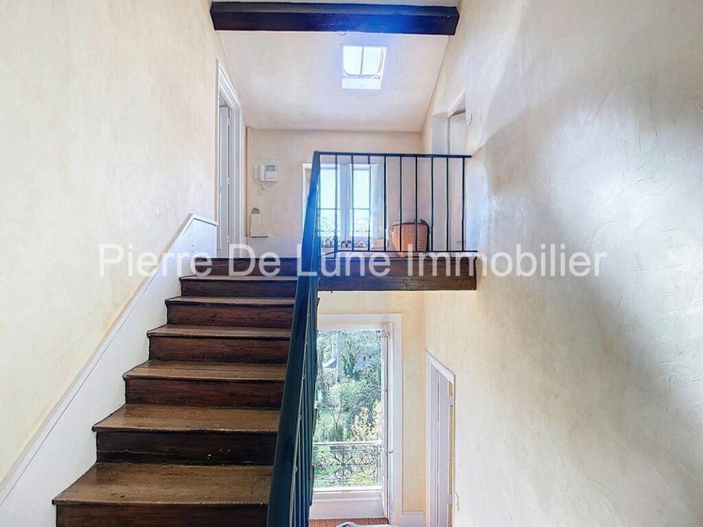 Propriété de caractère avec vue panoramique – 10 pièces – 4 chambres – 426 m²