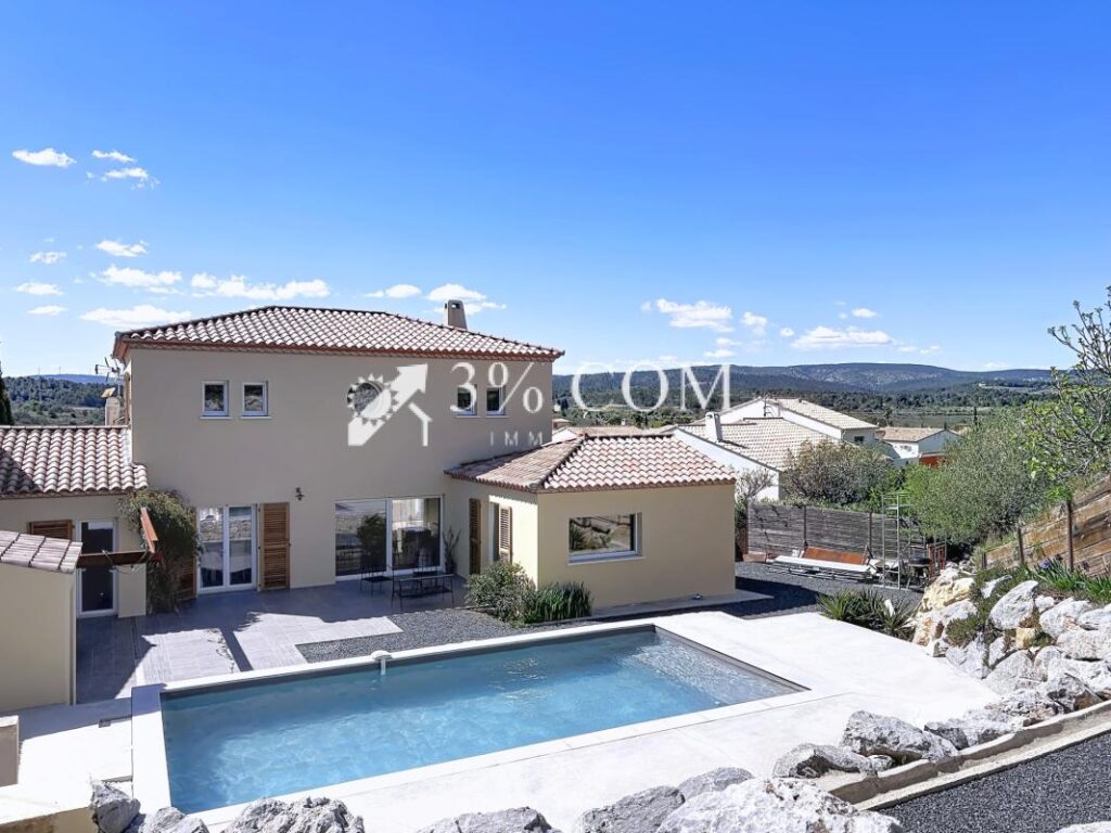 Villa contemporaine d&rsquo;architecte – 7 pièces dans un cadre na – 7 pièces – 4 chambres – 157 m²