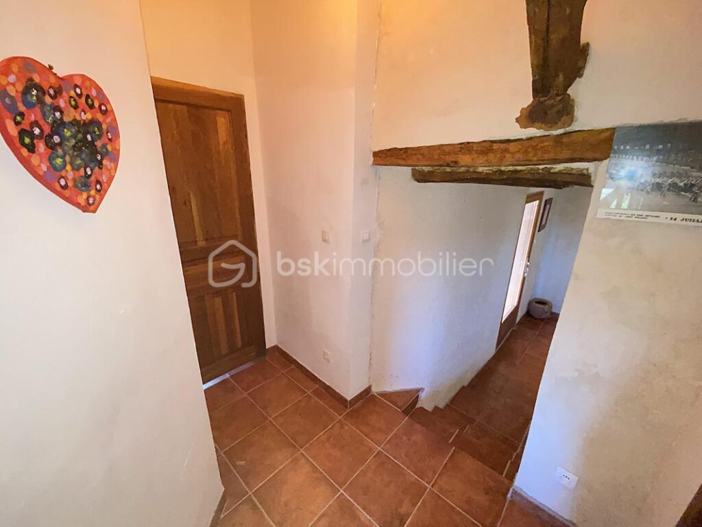 Charme, nature & autonomie – 147 m² + grange – Sud Aveyron – 5 pièces – 3 chambres – 147 m²