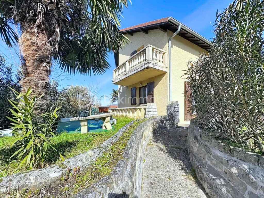 Maison familiale au calme avec terrasse et garage – Moirans (Chemin des Mûriers – 5 pièces – 3 chambres – 146 m²