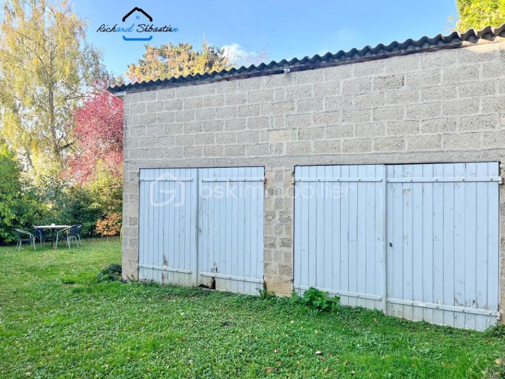 Maison Immeuble de 245 m² – 10 pièces – 7 chambres – 250 m²