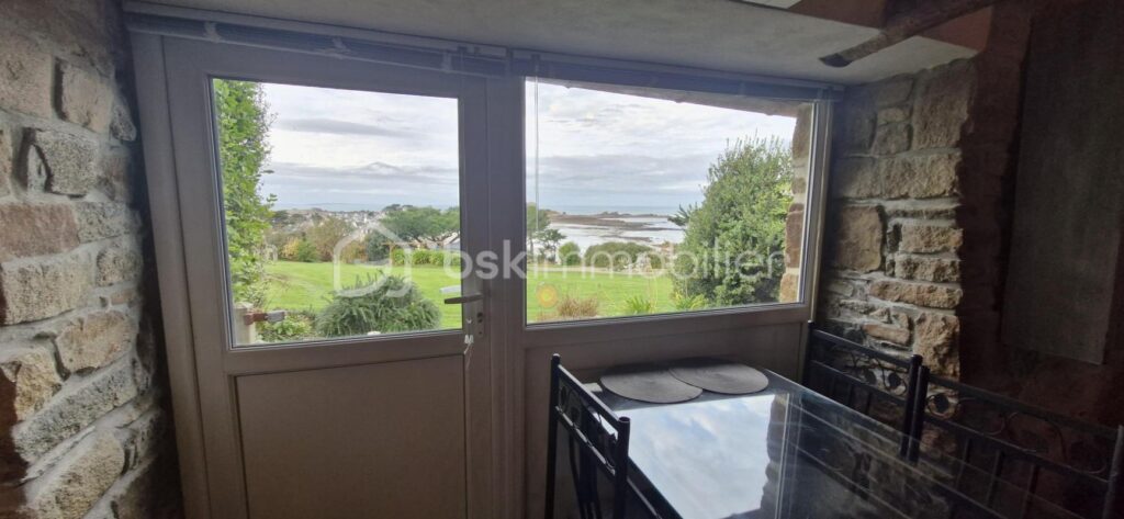 MAISON ET GITES EMPLACEMENT IDEAL! – 7 pièces – 4 chambres – 140 m²