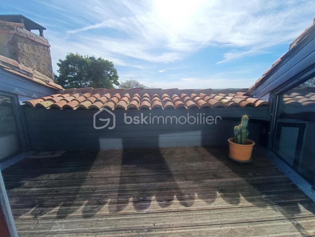 Maison de charme avec vue panoramique et piscine d’exception – 5 pièces – 2 chambres – 118 m²