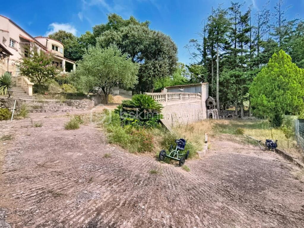 Grande maison familiale de 287 m² avec jardin, piscine et garage – Bédarieux – 11 pièces – 4 chambres – 287 m²