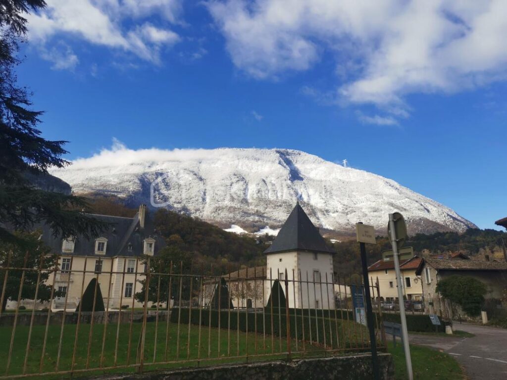 Maison familiale de charme 155m² au cœur de Sassenage, en bordure du Furon – 7 pièces – 4 chambres – 155 m²