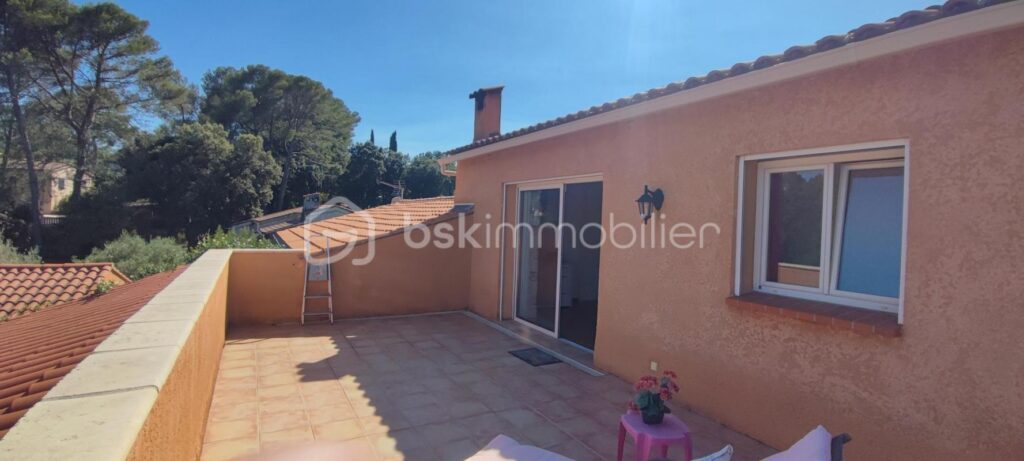 Magnifique Maison 160 m2 piscine – 5 pièces – 3 chambres – 160 m²