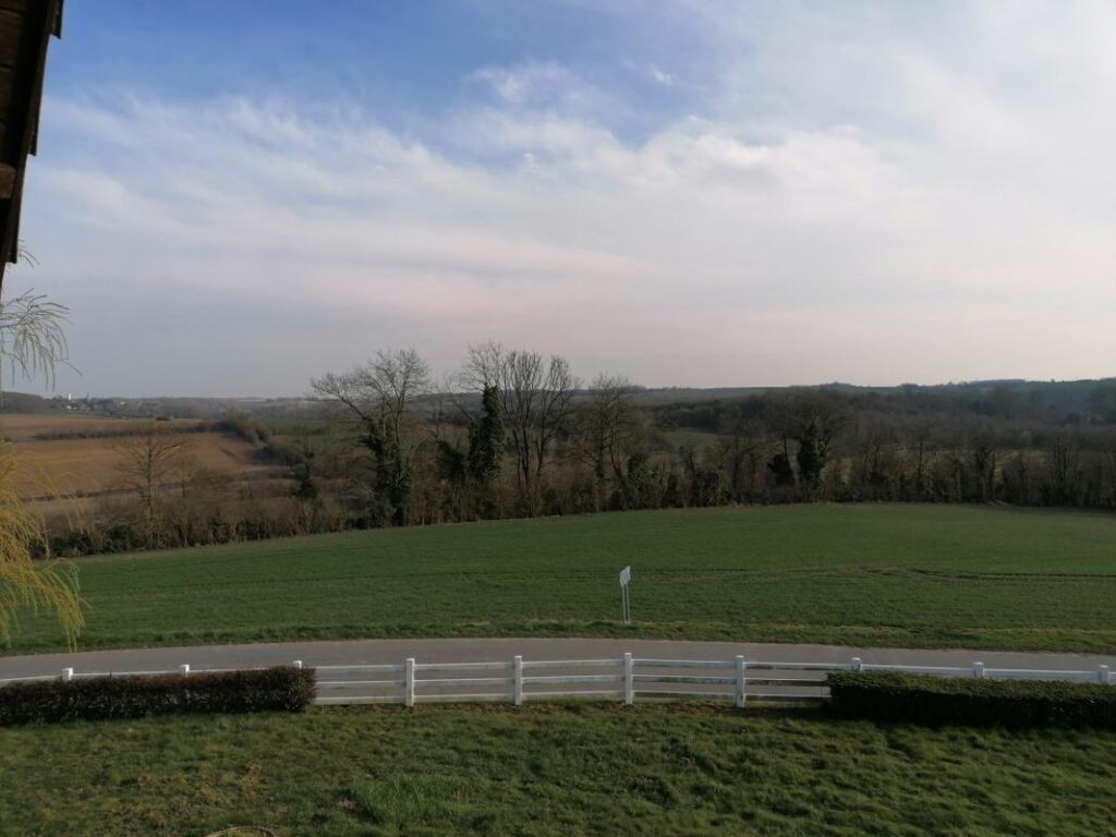 BAISSE DE PRIX ! PAVILLON INDIVIDUEL/CAMPAGNE/ 6 CHAMBRES GRAND VERLY 02 – 8 pièces – 6 chambres – 192 m²