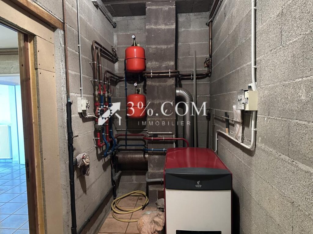 Locaux commerciaux avec logement 639 m2 DOMBASLE EN XANTOIS – 12 pièces – 6 chambres – 639 m²