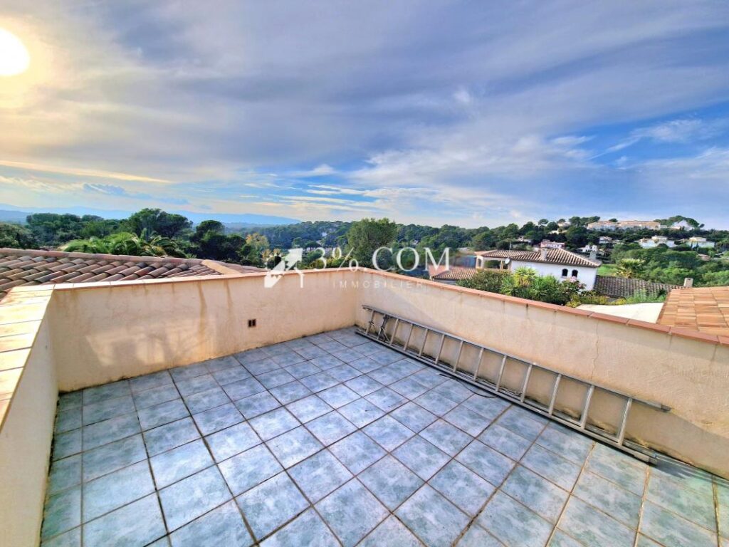 Villa de standing au coeur des Golfs de Saint-Raphaël – 6 pièces – 4 chambres – 196 m²