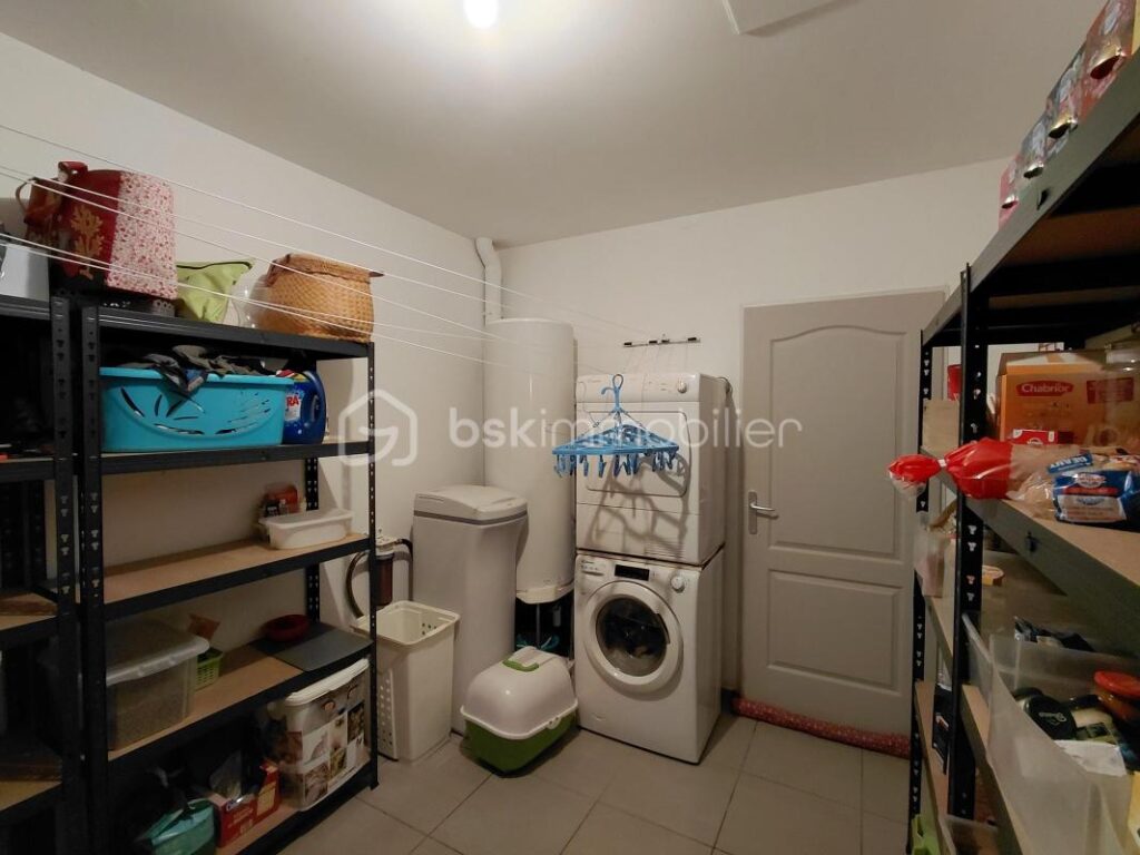 Superbe villa avec vue sur le château de GRIGNOLS – 7 pièces – 5 chambres – 210 m²