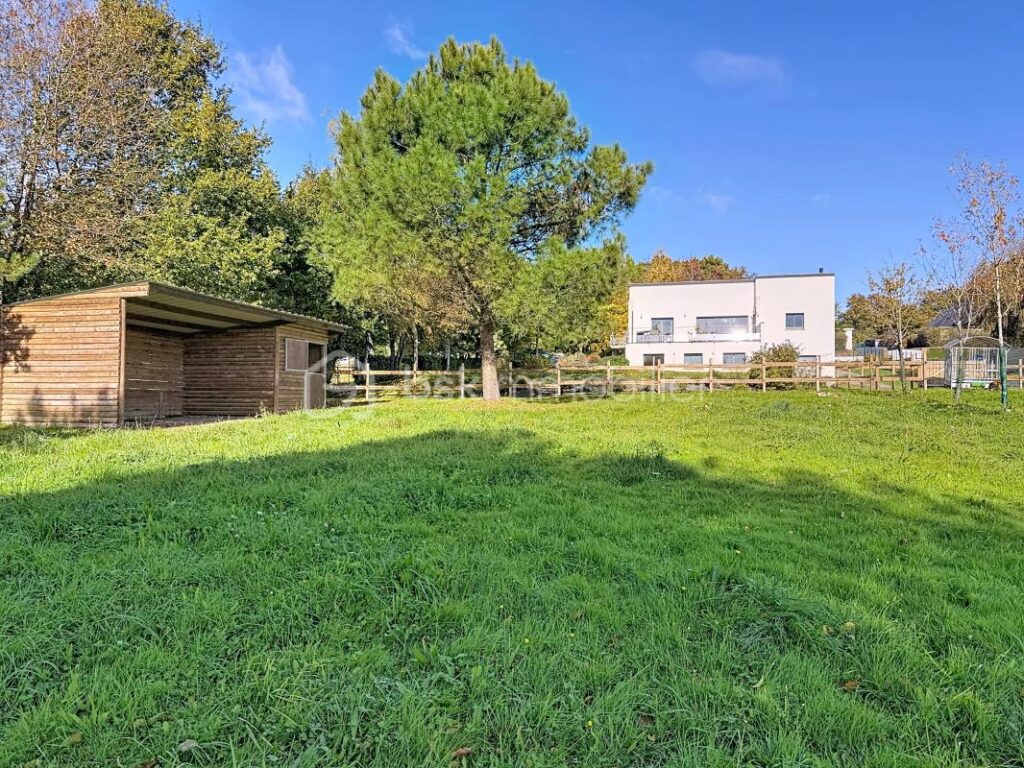 Maison contemporaine 136 m² – terrain 4 000 m² – grand séjour 60 m² – 10 min Redon – 5 pièces – 3 chambres – 136 m²