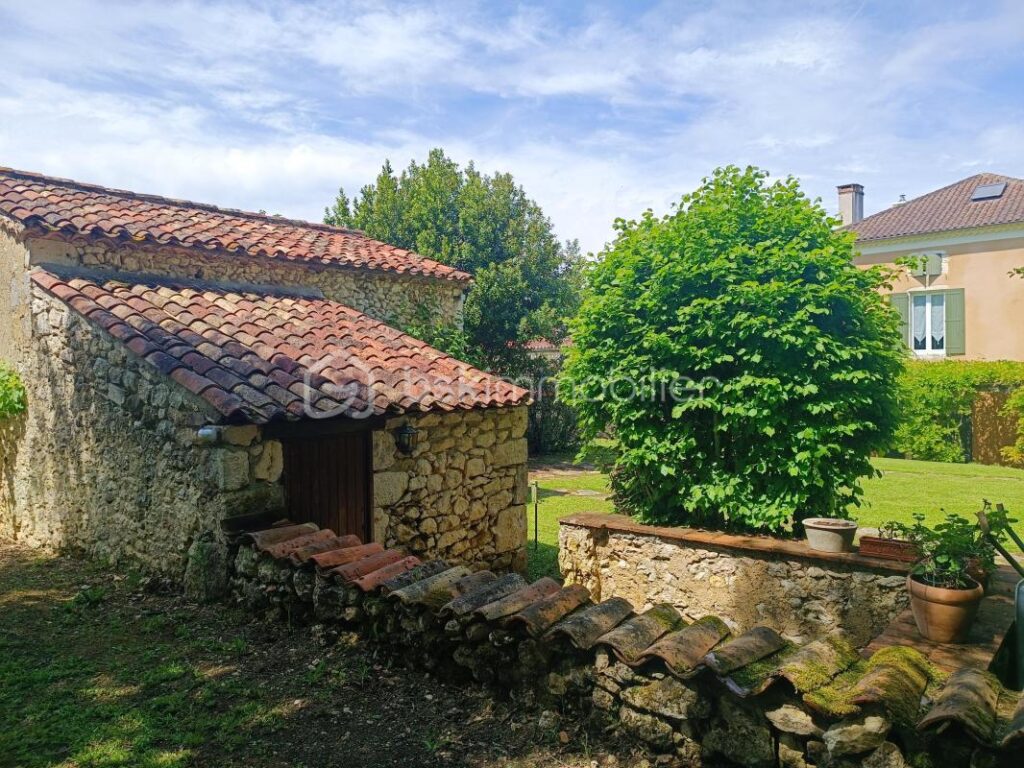 Maison gasconne pleine de charme, volumes généreux et esprit familial – 10 pièces – 6 chambres – 316 m²