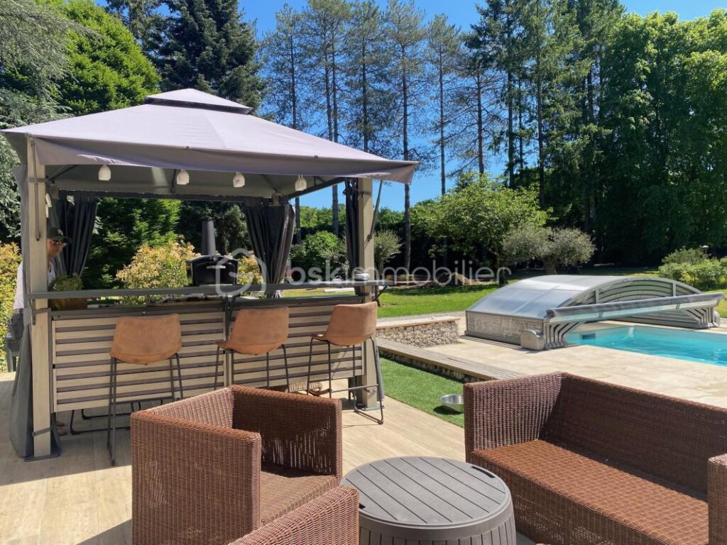 DEMEURE D’EXCEPTION À GOUVIEUX : Luxe, Calme et Proximité – 6 pièces – 4 chambres – 197 m²