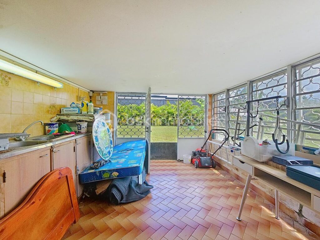 Villa 165 m2 piscine garage 3 chambres et atelier – 5 pièces – 3 chambres – 165 m²