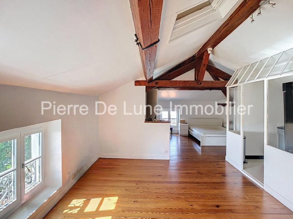 Propriété de caractère avec vue panoramique – 10 pièces – 4 chambres – 426 m²
