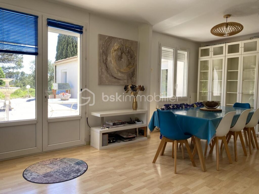 MAISON DE 190 m2-TERRAIN 15199 M2- 4 CHAMBRES-2 SALLES D’EAU-2 WC-PISCINE-GARAGE-ECURIE 33M2 – 7 pièces – 4 chambres – 190 m²