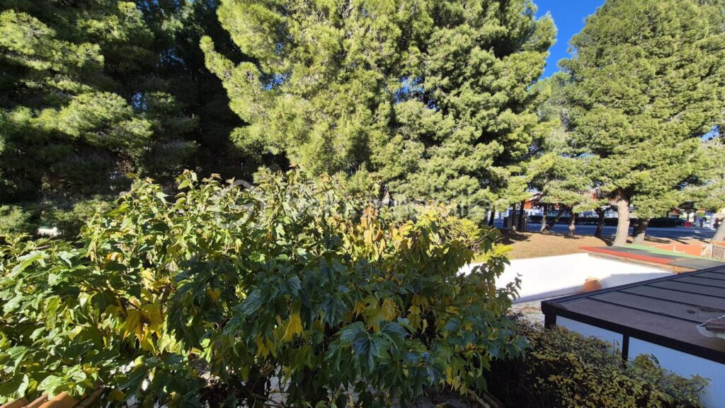 A VENDRE MAISON DEUX FACES TRAVERSANTE DE 152M² SUR TERRAIN DE 261M² A SAINT ANDRE – VUE SUR LES ALBERES – QUATRE CHAMBRES – GARAGE – CLIMATISATION REVERSIBLE – CHEMINEE – AUCUN VIS A VIS – 7 pièces – 4 chambres – 152 m²