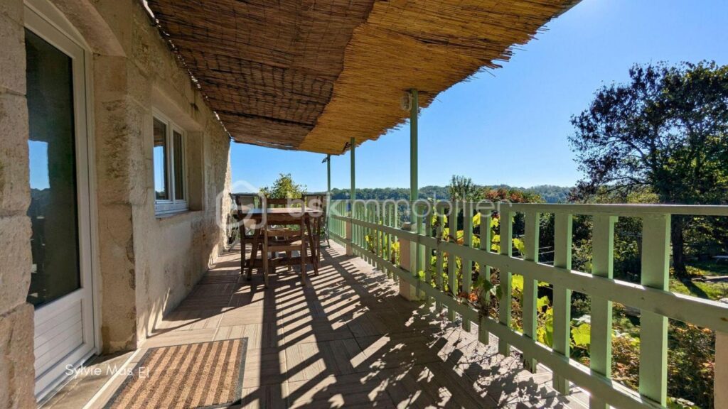 Domaine de charme 2 logements – 5 gîtes – piscine – NR pièces – 11 chambres – 390 m²