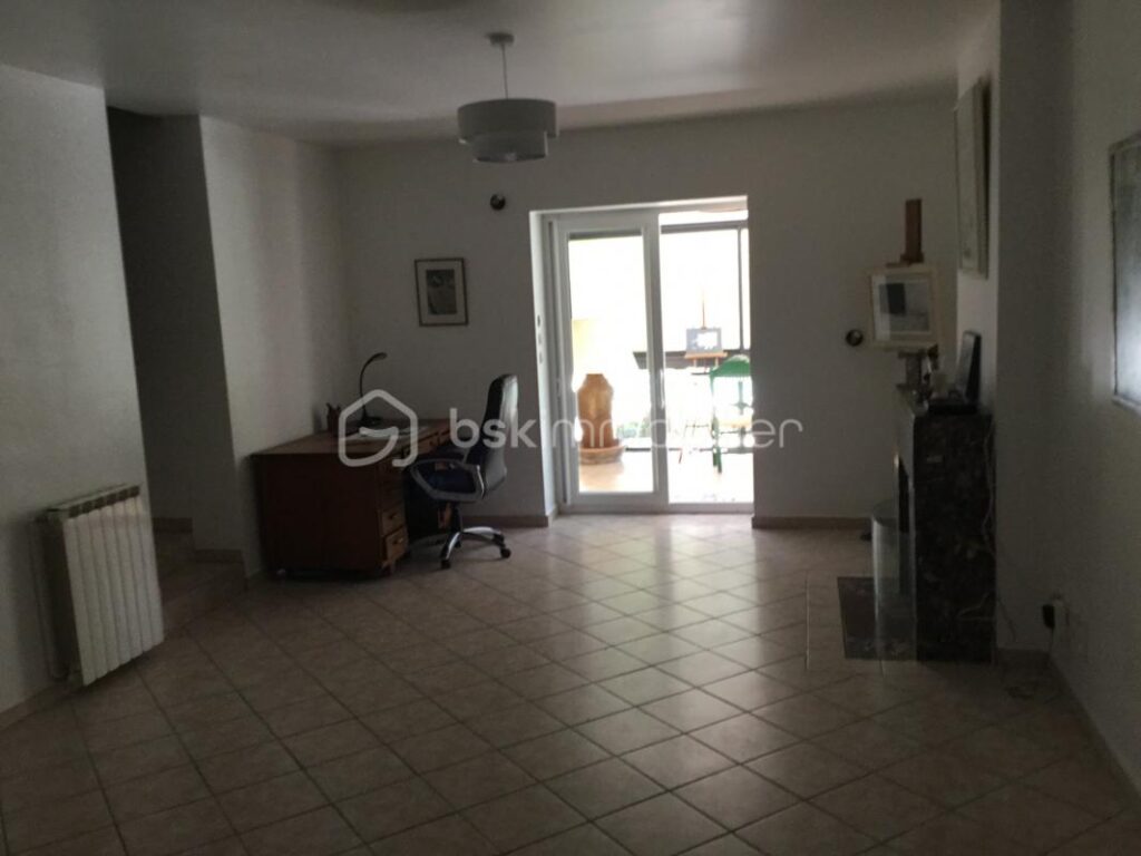 Une perle en centre village Saint Antonin Noble Val – 4 pièces – 3 chambres – 147 m²