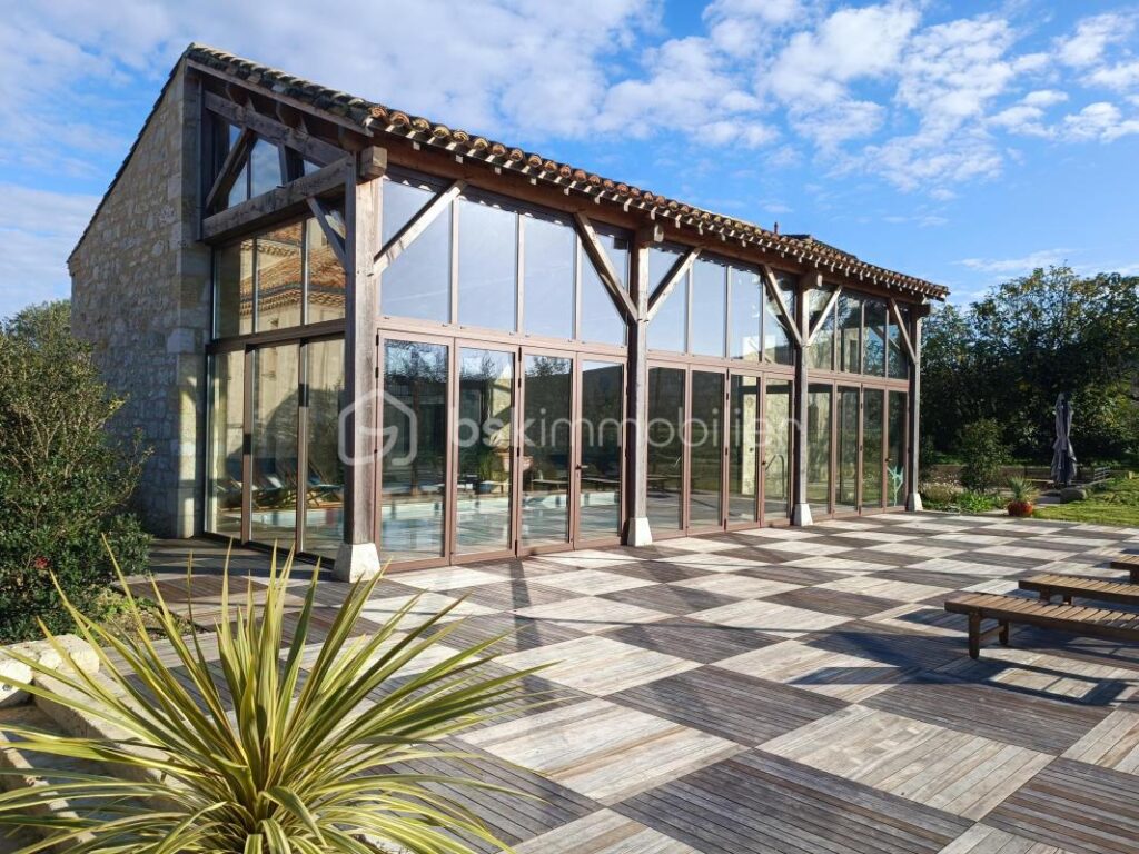 Domaine prestigieux pour événements et hébergement des invités dans un cadre enchanteur de 13 hectares ! – NR pièces – 13 chambres – 1307 m²