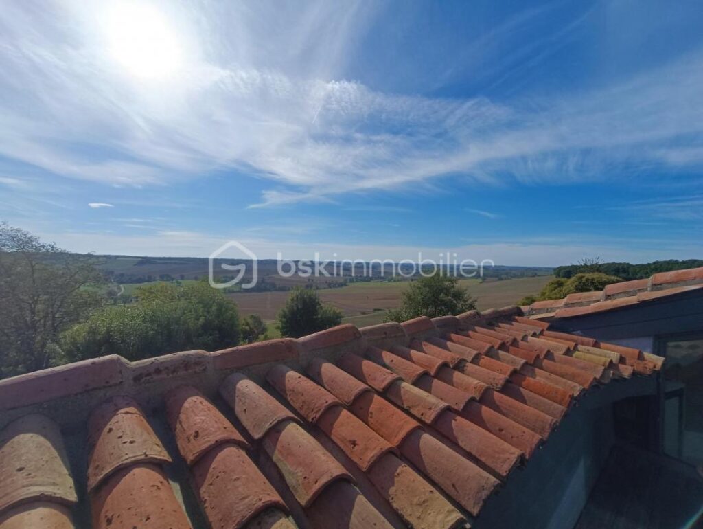 Maison de charme avec vue panoramique et piscine d’exception – 5 pièces – 2 chambres – 118 m²