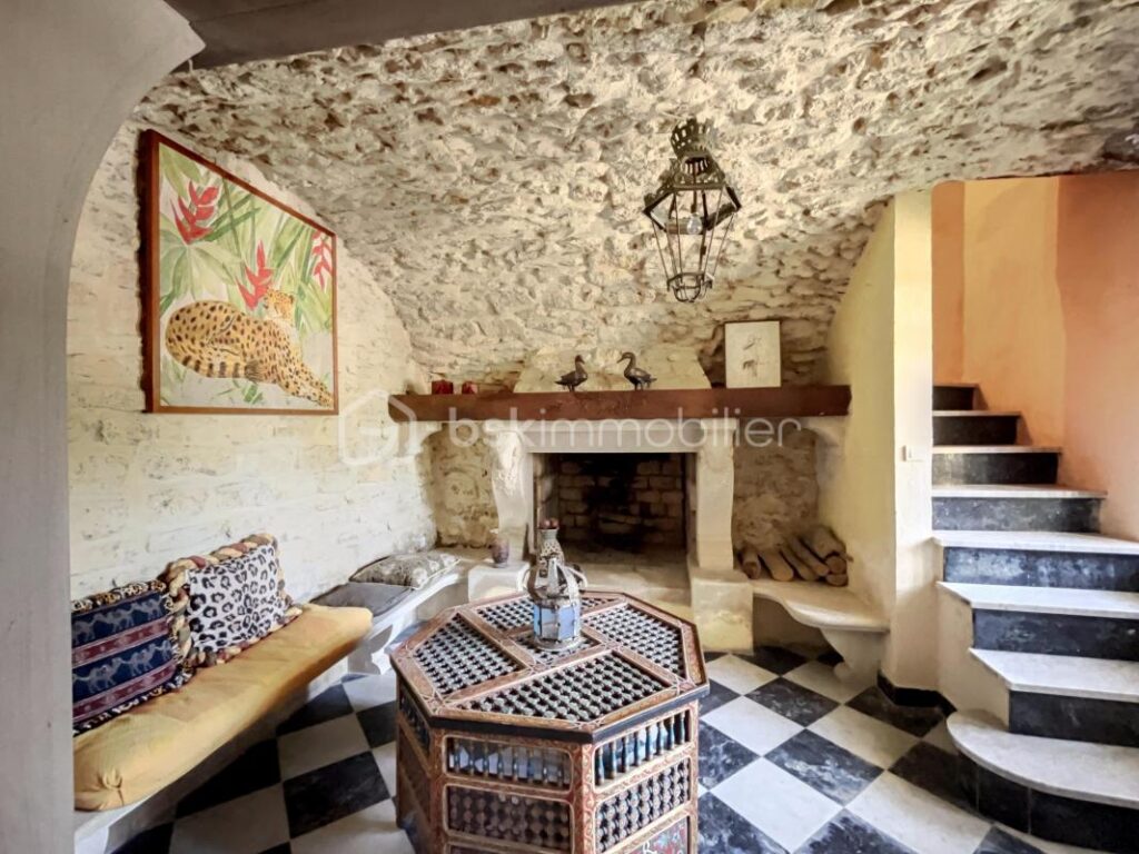 Exceptionnelle Propriété de Prestige avec Maison d’Amis, Piscine et Vues à 360° – 12 pièces – 9 chambres – 341 m²