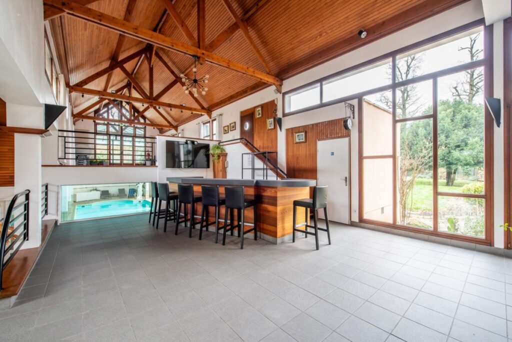 Manoir – 21 pièces – 8 chambres – 696 m²