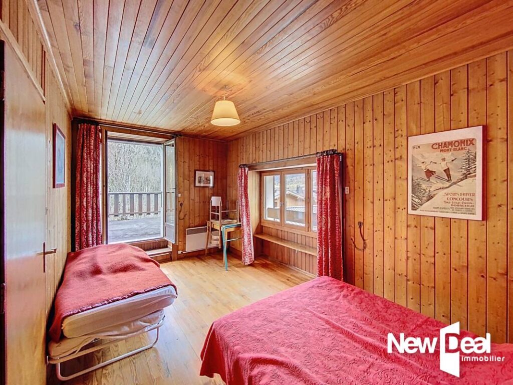 LES HOUCHES – MAISON DE PAYS – 15 pièces – 12 Chambres – 330 m² environ – Terrain 1897 m² – 15 pièces – 12 chambres – 333 m²