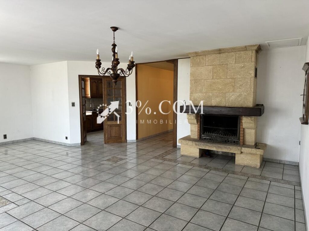 Locaux commerciaux avec logement 639 m2 DOMBASLE EN XANTOIS – 12 pièces – 6 chambres – 639 m²