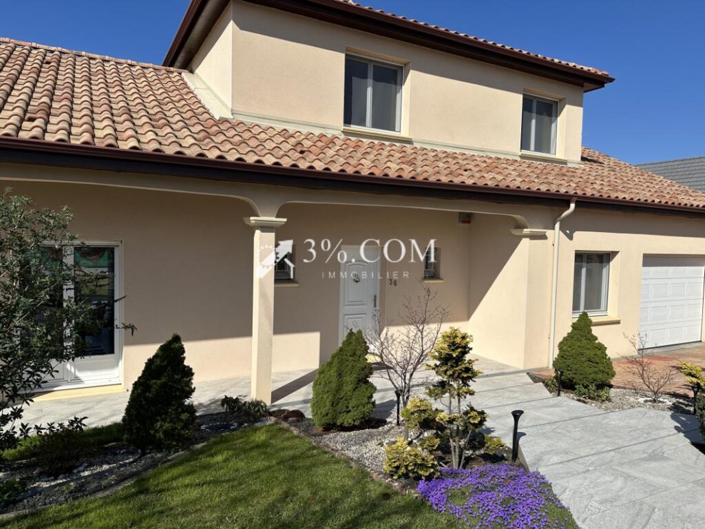 Maison individuelle 7 pièces dont 4 chambres 164 m2 TOUL – 7 pièces – 4 chambres – 164 m²