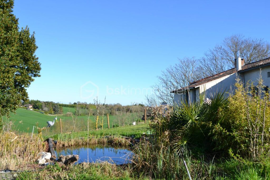 Lauragaise 230 m², piscine, parc et vue dégagée – 7 pièces – 5 chambres – 226 m²